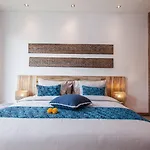 Spacious 4 Bedroom Villa Seminyak Garden And Pool