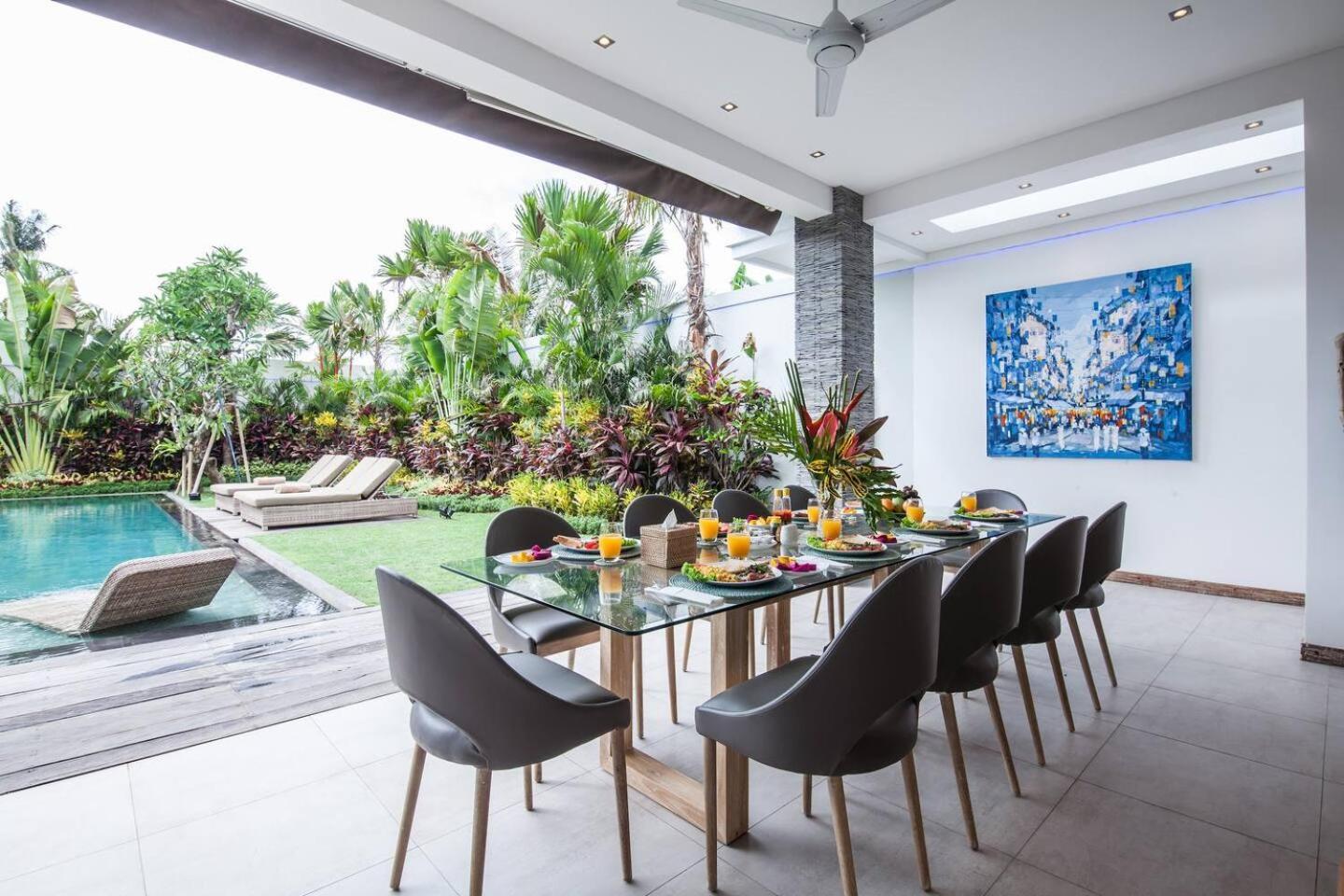 Spacious 4 Bedroom Garden And Pool Seminyak (Bali)