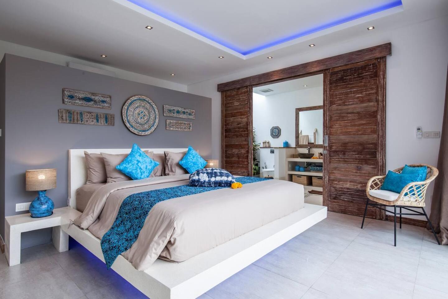 Spacious 4 Bedroom Garden And Pool Villa