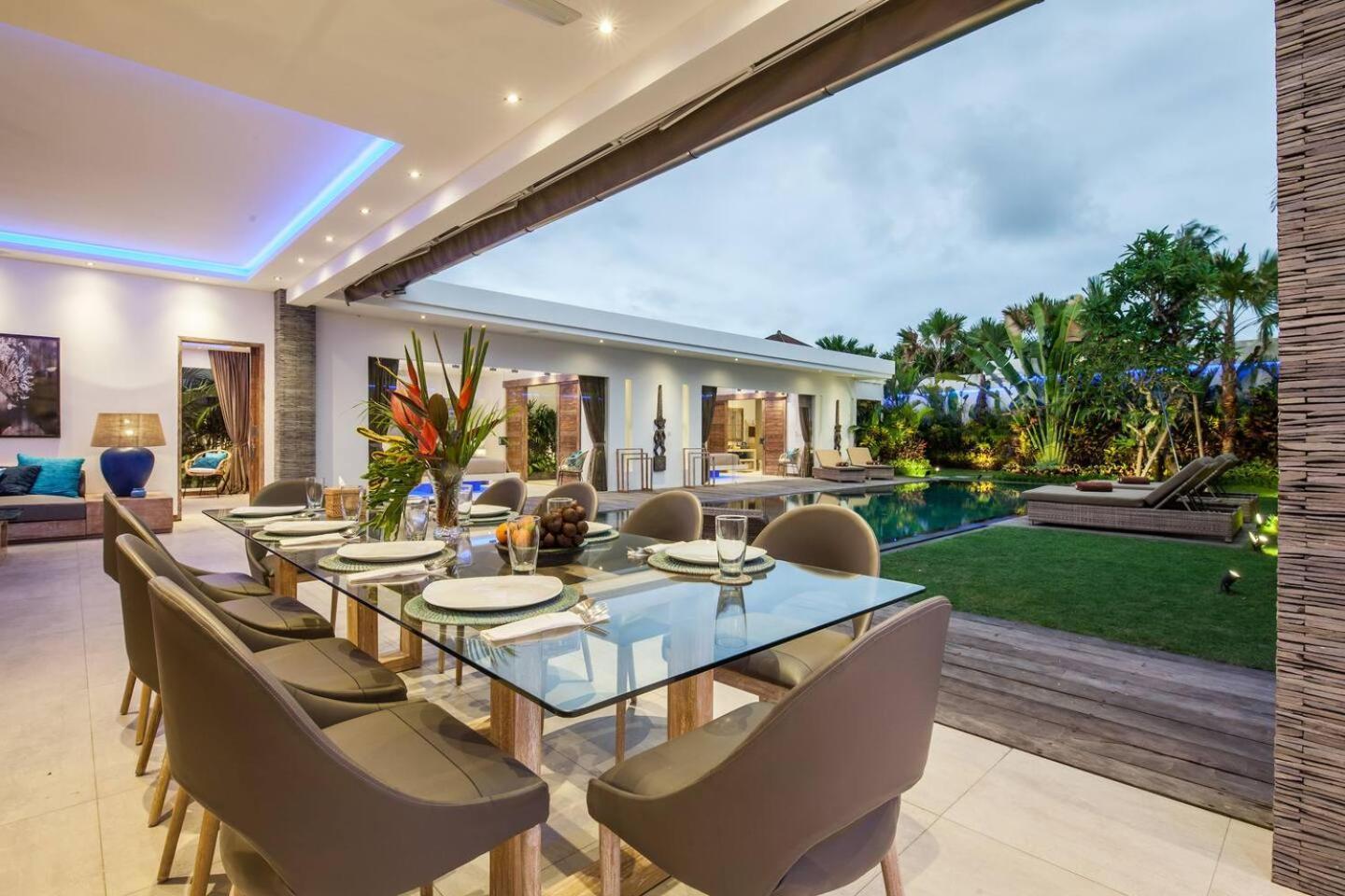 Villa Spacious 4 Bedroom Garden And Pool *
