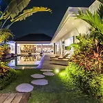 Spacious 4 Bedroom Villa Seminyak Garden And Pool