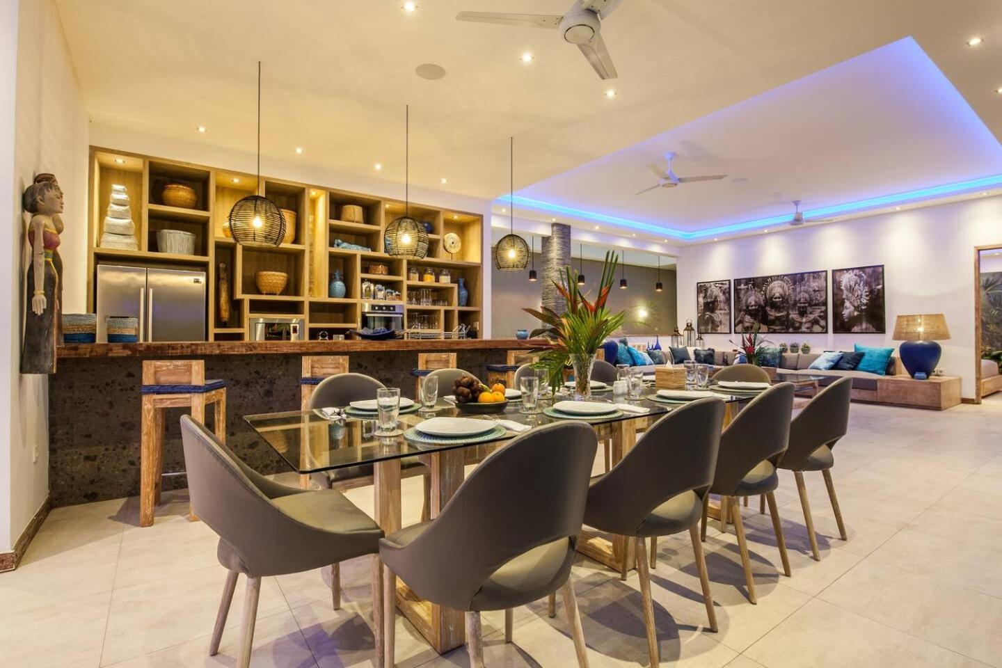 Spacious 4 Bedroom Garden And Pool Seminyak (Bali)